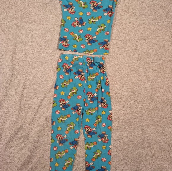 Three sets of Mario Pajamas - Picture 5 of 6